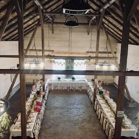 Osada Debowo مزرعة للإقامة